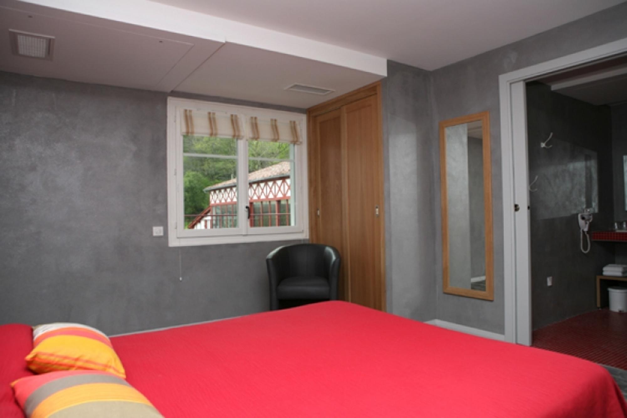 Logis Hotel Ur-Hegian Еноа Екстер'єр фото