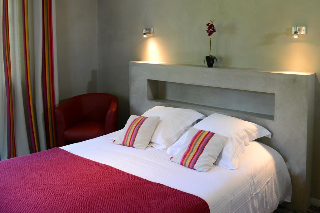 Logis Hotel Ur-Hegian Еноа Екстер'єр фото