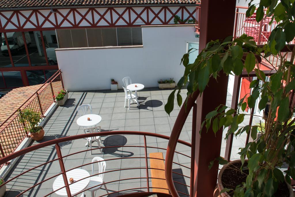 Logis Hotel Ur-Hegian Еноа Екстер'єр фото