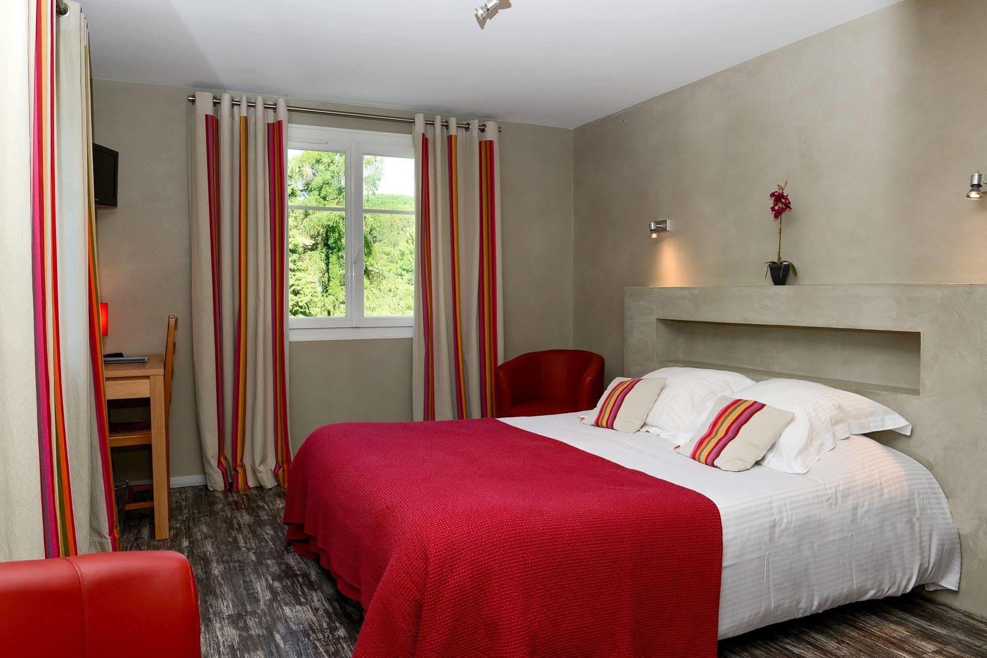 Logis Hotel Ur-Hegian Еноа Екстер'єр фото