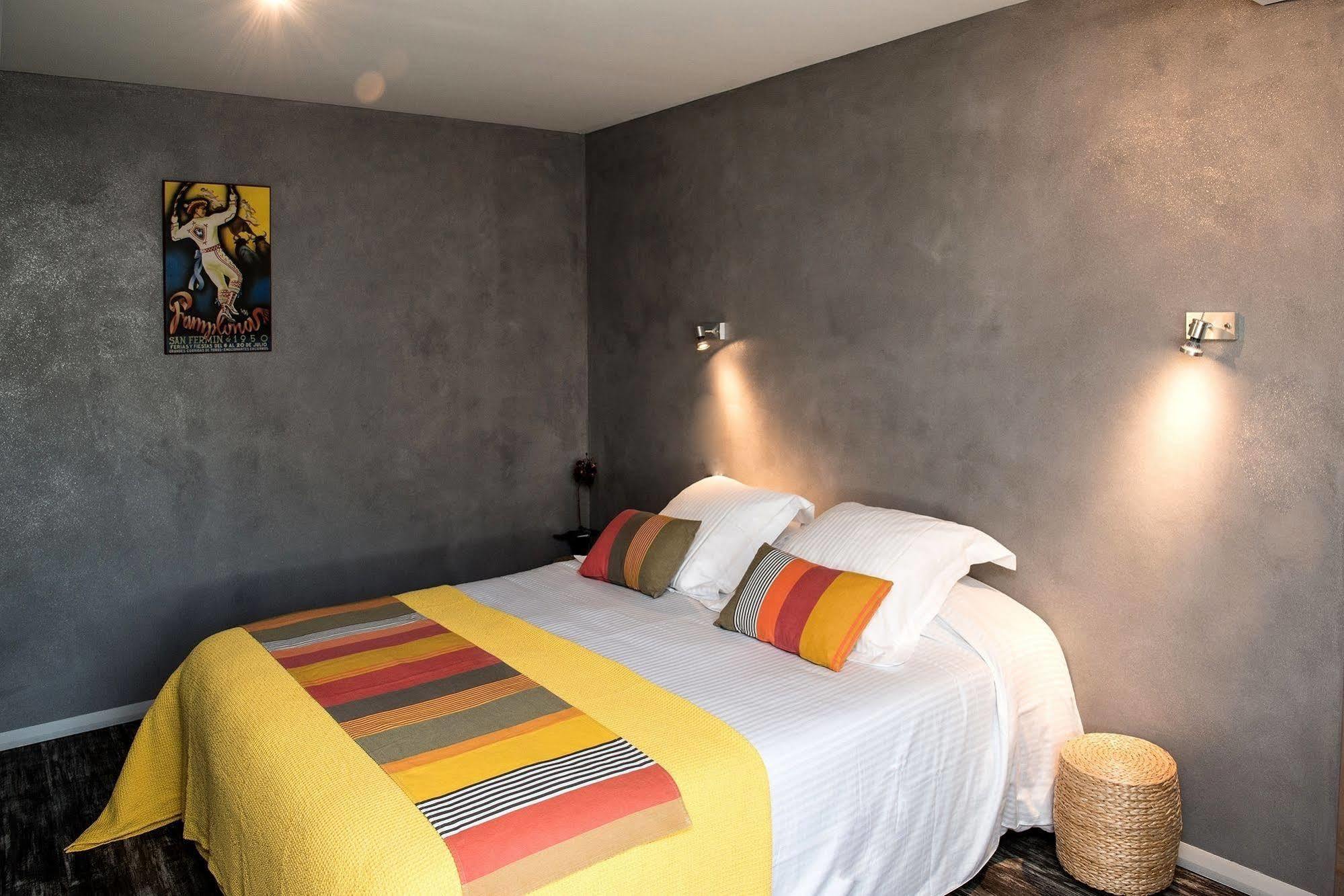 Logis Hotel Ur-Hegian Еноа Екстер'єр фото
